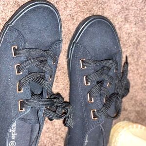 Black Canvas Tennis Shoe (Gold shoestring eyelets) - Sz. 9